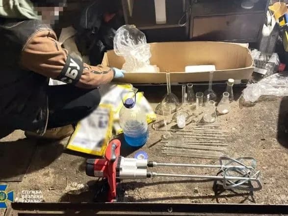 У Дніпрі прикрили нарколабораторію, яку "кришував" правоохоронець