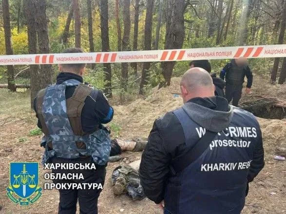 На деокупованій Харківщині виявили тіла двох чоловіків, скованих кайданками: розпочато провадження
