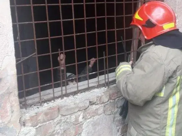 Упав у закинуту котельню: в Івано-Франківську рятували 10-річного хлопчика