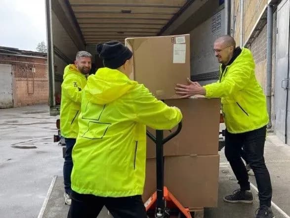 Кевларові шоломи, тактичні окуляри, одяг та взуття отримали військові ЗСУ від Parimatch