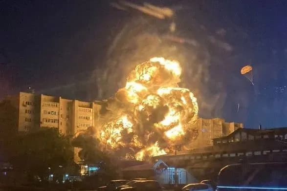 Катастрофа літака Су-34 у російському Єйську: загинула як мінімум одна людина, постраждало 10