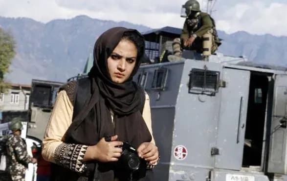 Індія заборонила фотографу, лауреату Пулітцерівської премії, летіти до США