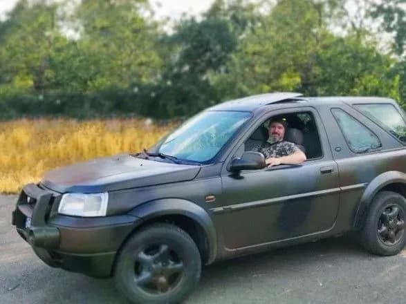 Подарунки до Дня захисника та захисниць України: Parimatch передав ЗСУ пікапи та буси