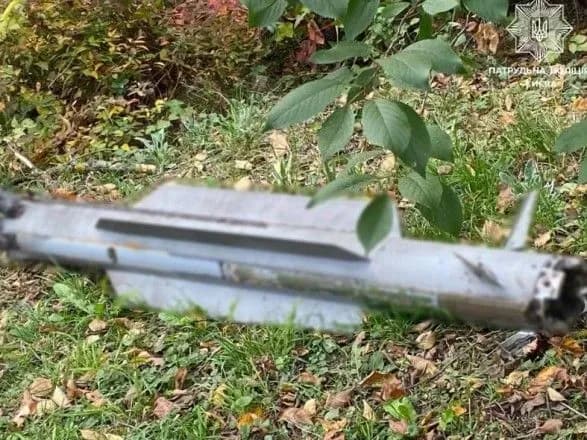 Небезпечні знахідки: мешканці столиці повідомляють поліції про уламки ворожих ракет та БПЛА