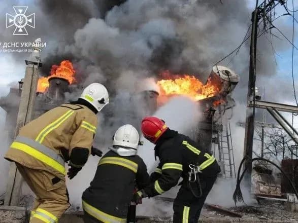 Враг нанес удары по половине тепловых генерирующих мощностей Украины – Галущенко