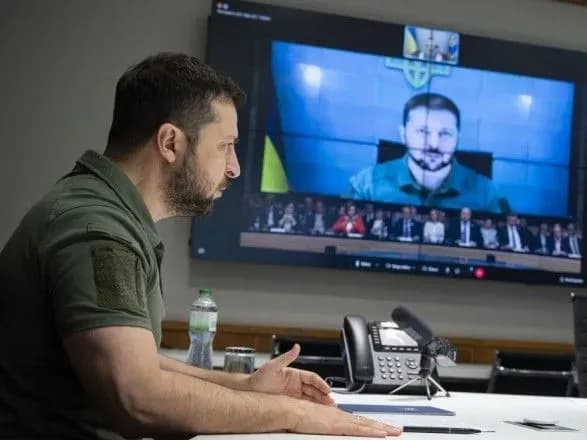 Повернення українського прапора в Крим означатиме і прихід Євросоюзу – Зеленський