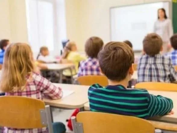 Мер Броварів просить школи з понеділка відправити дітей на канікули через нестачу електропостачання