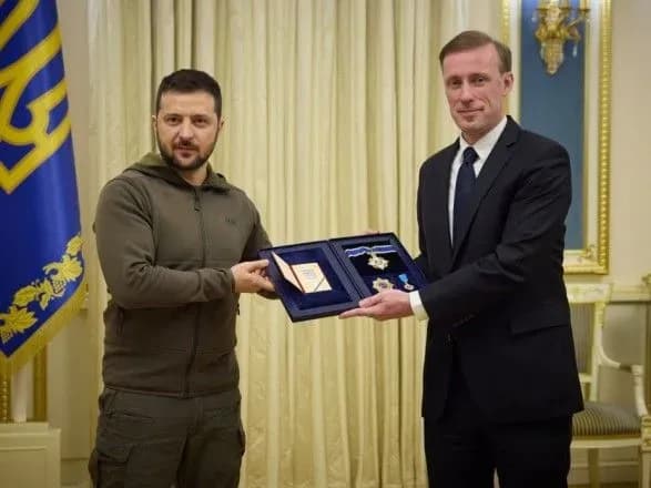 Зеленський вручив раднику Байдена орден князя Ярослава Мудрого ІІ ступеня