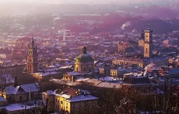 У Львові чути вибухи: частина міста - без світла