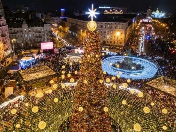 Встановлення головної ялинки України: рішення ухвалять після консультацій із силами оборони
