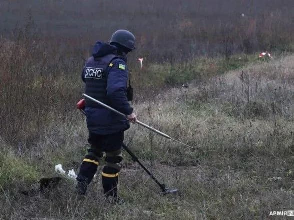 Міни, “пелюстки” та розтяжки: у Міноборони показали, що залишив після себе “русский мир” у Херсоні