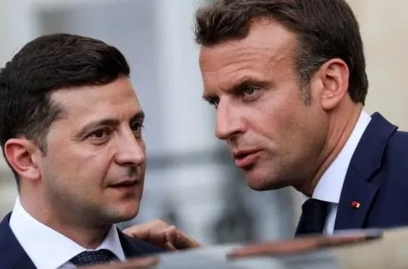 Ситуація на полі бою та на атомних станціях України: Зеленський поговорив із Макроном