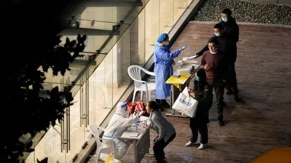 Китайське "місто iPhone" заблоковано після жорстоких протестів