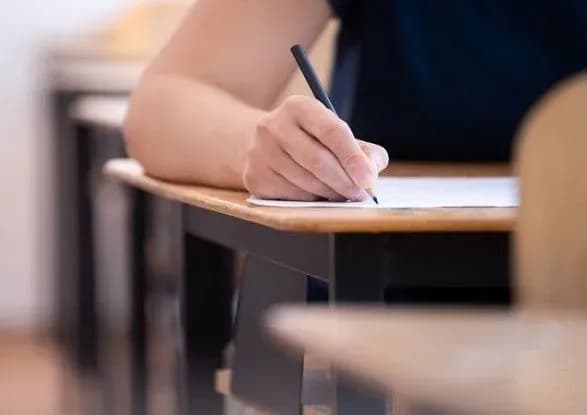 Выпускников школ в следующем году хотят освободить от ГИА: правительство одобрило законопроект