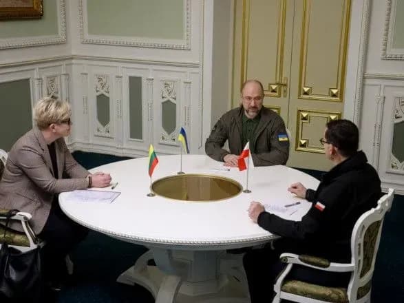 Польща та Литва обговорили з Україною постачання генераторів