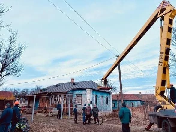 Через обстріл армії рф тимчасово знеструмлені 4 громади Сумщини  - ОВА