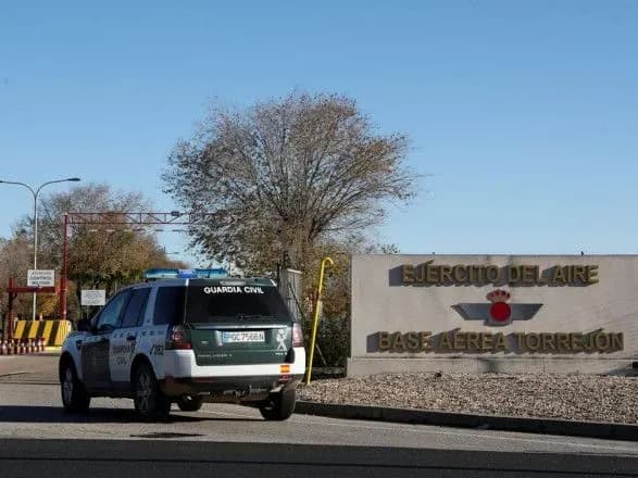 Іспанська поліція встановила місто, з якого надсилали листи з вибухівкою — Reuters