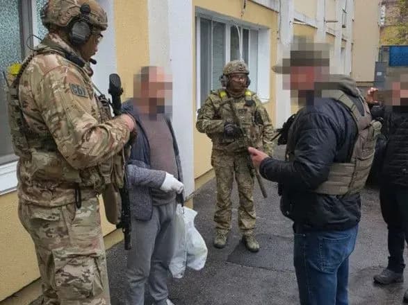 Вводив у Херсоні "рубльову зону": затримано екскерівника банку рф