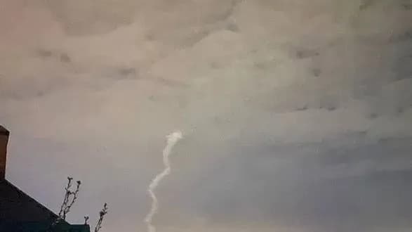 У бєлгородській області рф ППО збила ракети над одним із сіл, пошкоджені лінії електропередач - губернатор