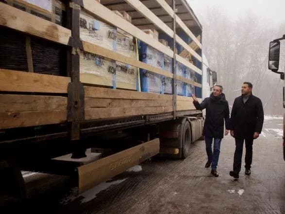 Франція передала 100 генераторів для України