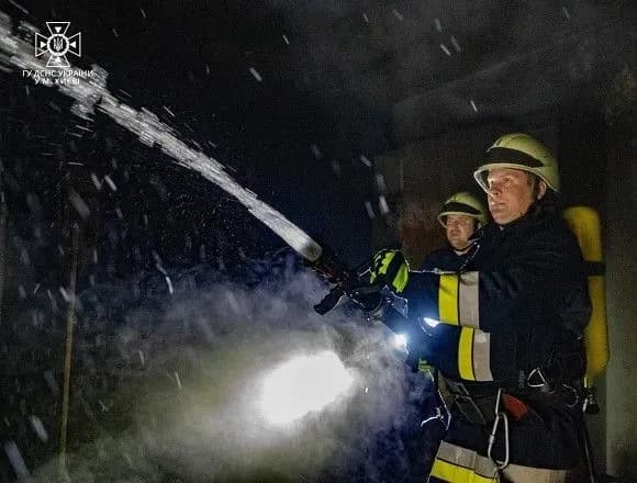Вибух у багатоповерхівці Києва: у ДСНС розповіли подробиці НП