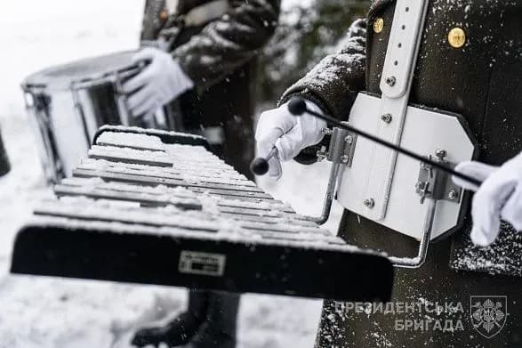 Оркестр Почесної варти привітав українців з Різдвом