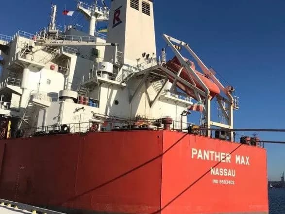 Україна відправила "зерновим коридором" уже 16,5 млн тонн продовольства: за святкові вихідні вийшли ще 9 суден