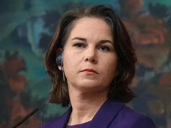 Бербок про "різдвяне перемир'я": якби путін хотів миру, то забрав би своїх солдат додому