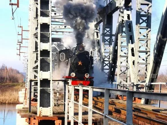 "Укрзалізниця" запускає зимовий ретро-тур "Гайворонським експресом"