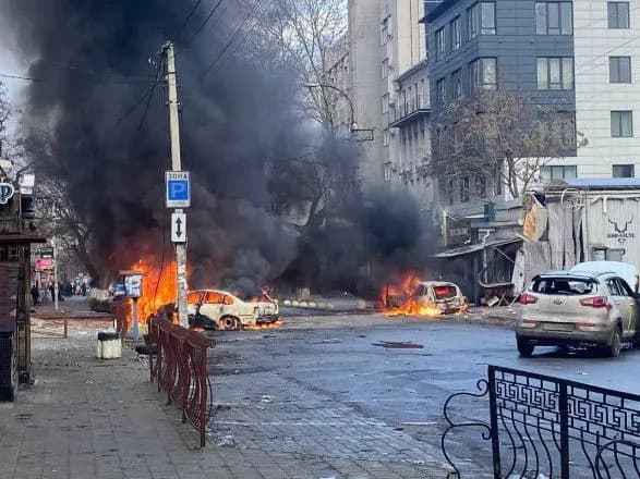 Окупанти знову вдарили по центру Херсона: загинув чоловік