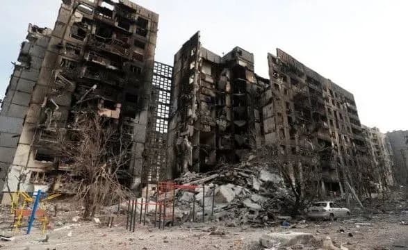 Эксперимент на выживание: в Мариуполе утро начинается со сбора воды в квартирах