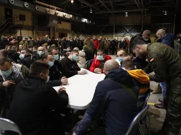 До Іспанії на навчання прибули 225 українських військових