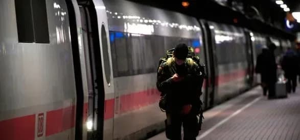 Німеччина з 2 лютого скасує правила носіння масок в поїздах далекого прямування