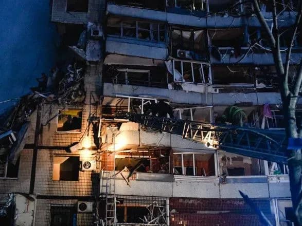 Удар по багатоповерхівці у Дніпрі: в ОП кажуть, що понад тисячу людей треба забезпечити житлом