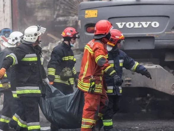 Дніпро: кількість загиблих внаслідок удару рашистів по багатоповерхівці зросла до 29