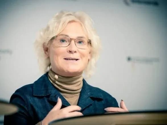 Міністр оборони Німеччини подала у відставку