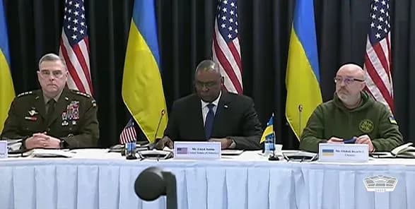 "Зараз не час уповільнюватися, час копнути глибше": голова Пентагону відкрив "Рамштайн-8"