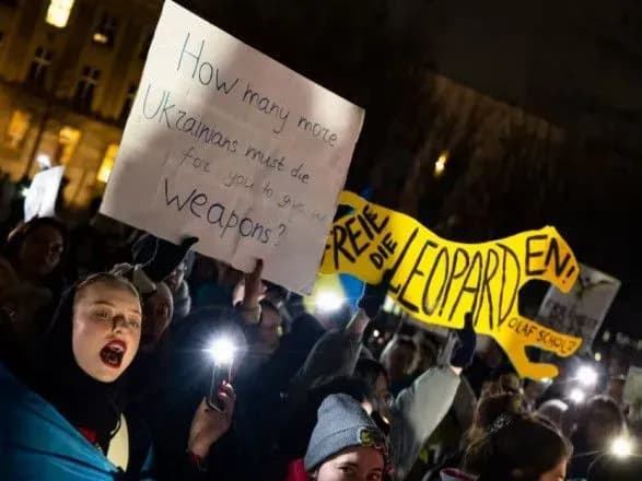 Українці у Німеччині вийшли на мітинг за надання Україні танків Leopard
