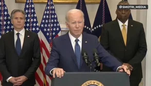 Історична заява Байдена: Блінкен та Остін вбрали краватки в кольорах українського прапора