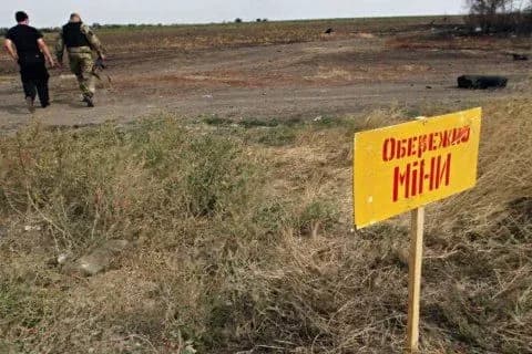 Російські окупанти використовують цивільних для виявлення проходів через мінні поля - ЦНС
