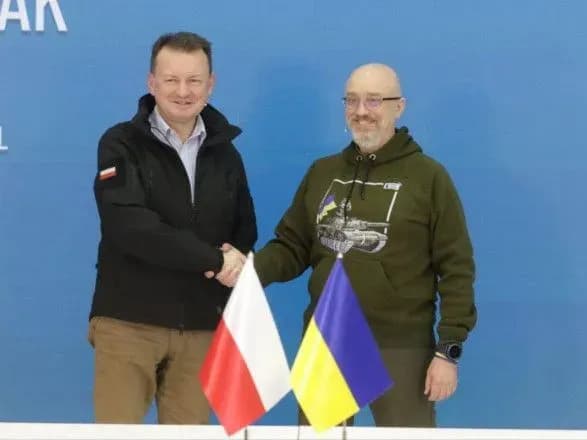 Ведуться переговори: Резніков про пошук платформи щодо надання Україні тактичної авіації