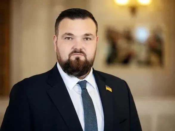 "Я не впевнений, що будь-хто інший на посаді міністра оборони забезпечив би більш швидке постачання зброї" - нардеп Задорожній про Резнікова