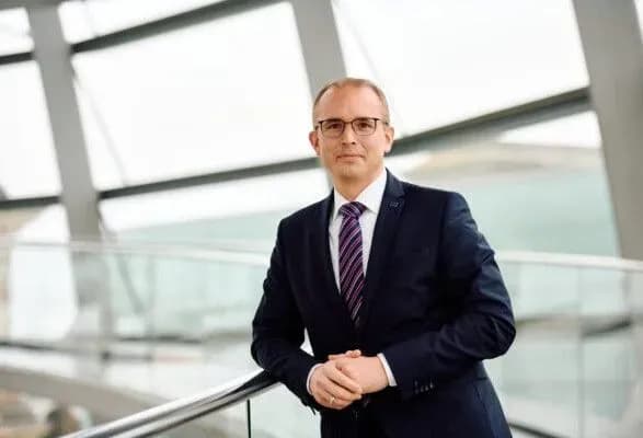 Украина и НАТО должны взаимодействовать для противодействия гибридным угрозам рф - депутат Бундестага