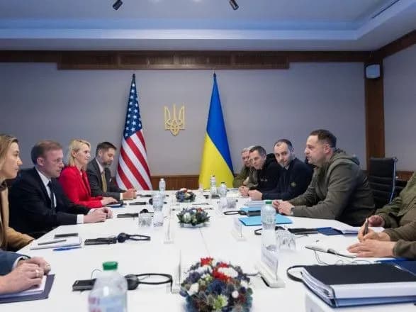 Єрмак обговорив з Салліваном продовження підтримки США та ситуацію на фронті
