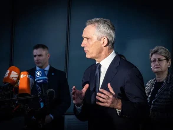 путін готується до нових атак на Україну: Столтенберг закликає союзників поставити Києву необхідну зброю
