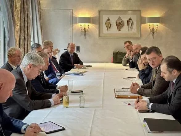 Кулеба закликав США поспішити зі стартом навчань українських пілотів на F-16