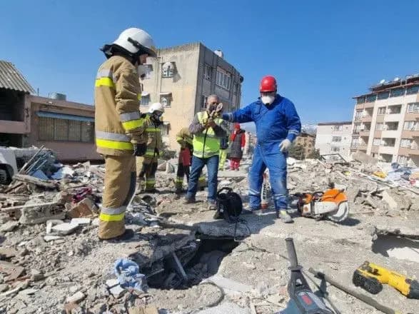 Перепади температури від -2 до +14 та дива порятунку: спікер ДСНС про рятувальну місію в Туреччині