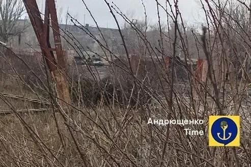 Наслідки "бавовни" в Маріуполі: склад боєприпасів, танк та 50 окупантів