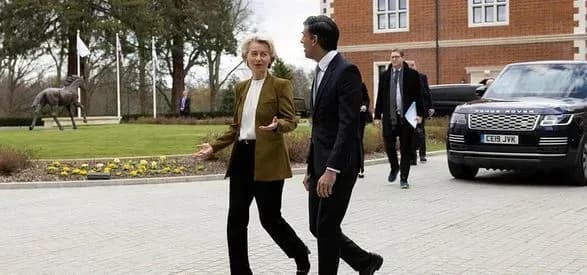 Велика Британія та ЄС досягли угоди про торгівлю Північної Ірландії після Brexit - ВВС