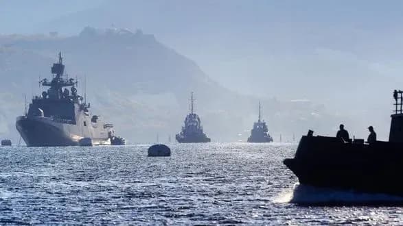 рф збільшила кількість ракетоносіїв у Чорному морі: загальний залп "Калібрів" може  сягати 3️2 ракет